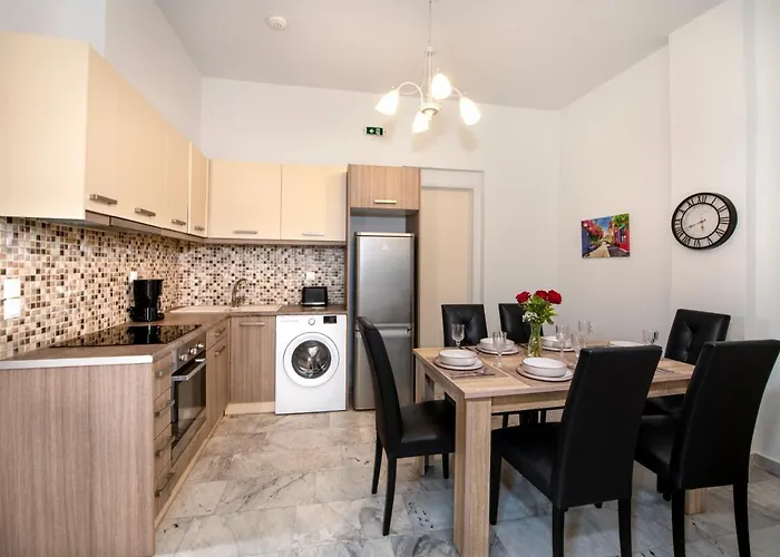 Irina In Old Town With 3 Bedrooms And 2 Baths Διαμέρισμα Ρέθυμνο