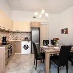 Irina In Old Town With 3 Bedrooms And 2 Baths Апартаменти Ретимно (Крит)