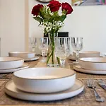 Irina In Old Town With 3 Bedrooms And 2 Baths شقة