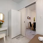 Irina In Old Town With 3 Bedrooms And 2 Baths Апартаменти *