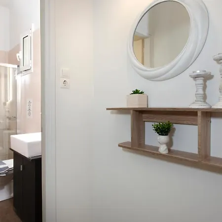 Apartment Irina In Old Town With 3 Bedrooms And 2 Baths Rethymno
