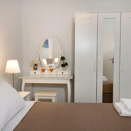 Irina In Old Town With 3 Bedrooms And 2 Baths * Réthymnon