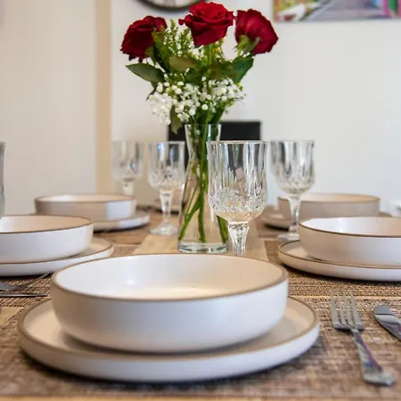 Irina In Old Town With 3 Bedrooms And 2 Baths Appartamento