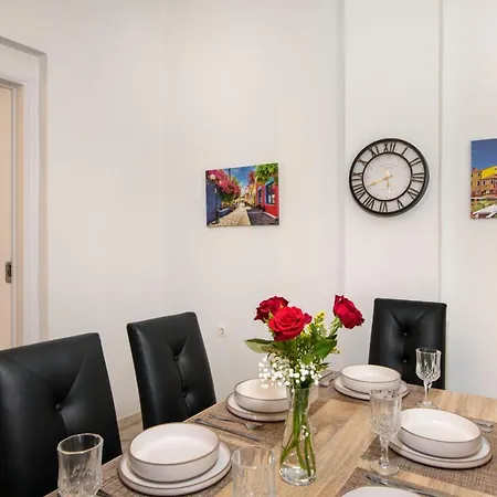 アパート Irina In Old Town With 3 Bedrooms And 2 Baths