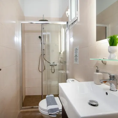 Irina In Old Town With 3 Bedrooms And 2 Baths Апартаменти